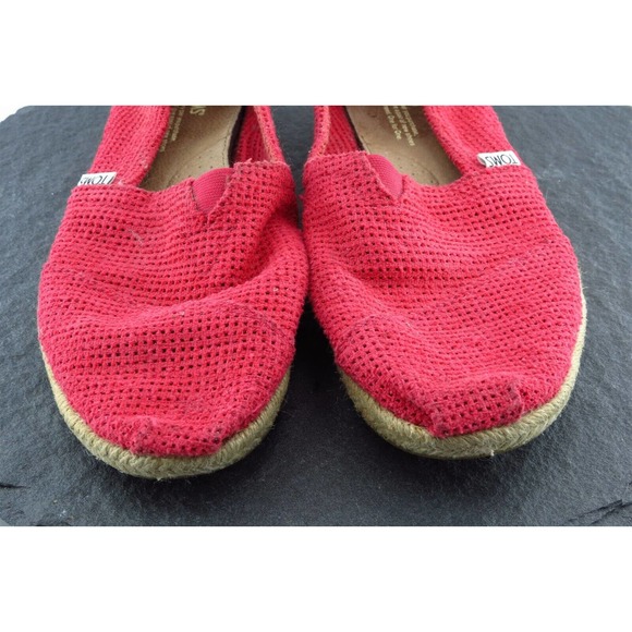 Toms Size 8 M Red Round Toe Flats Fabric Women - Picture 2 of 7